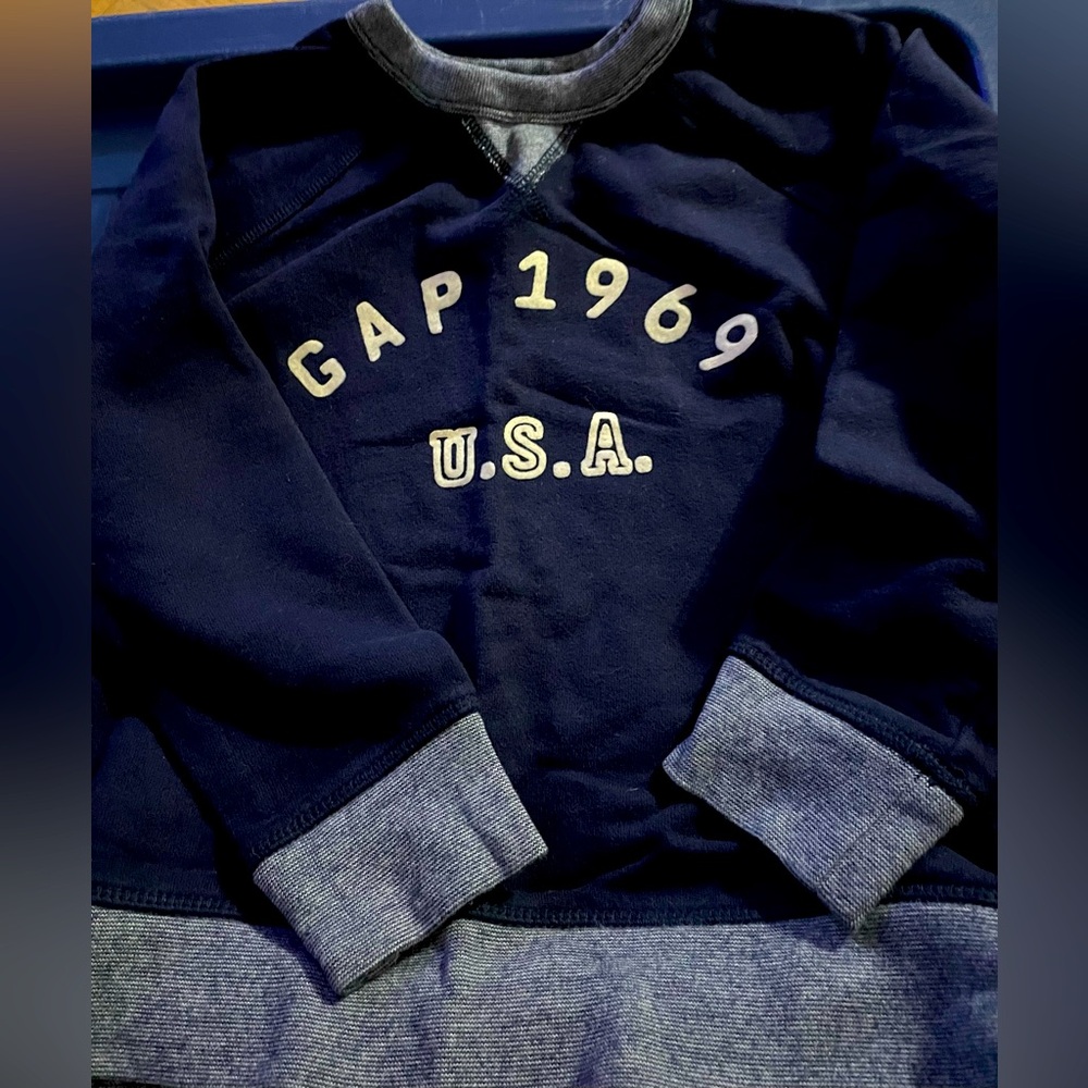 GAP Kids Boy’s Crew Sweatshirt, Navy, Small (6/7)